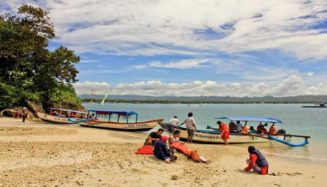 Pantai Karang Tirta