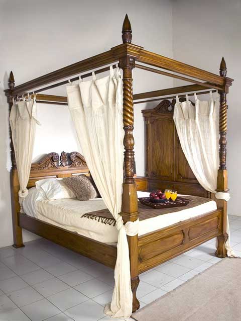 tempat tidur kanopi kayu jati