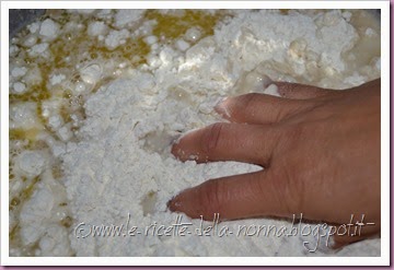 Focaccia genovese (olio, sale e rosmarino) (1)