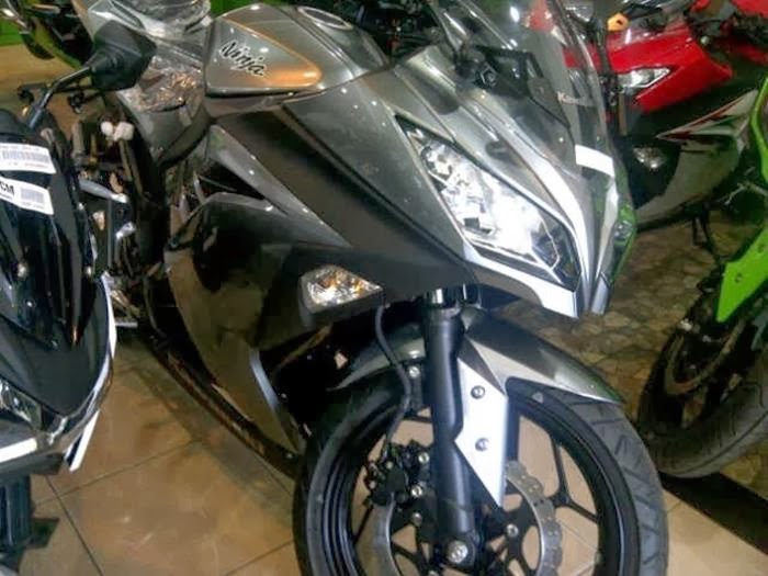 Gambar Motor Kawasaki Ninja N250 FI 2014 Stripping Baru 