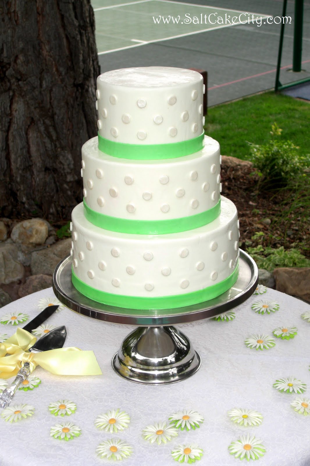 simple wedding cake