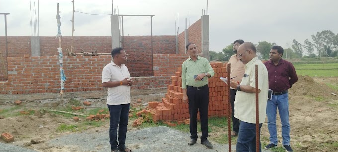 जिला पंचायत राज अधिकारी नीरज सिन्हा ने नौगढ़ के कई गांवों का किया औचक निरीक्षण 