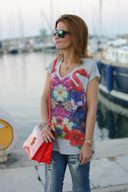 Summer outfit, Oakley green sunglasses, Who's who flamingo blouse, Marc by Marc Jacobs transparent bag, Fashion and Cookies