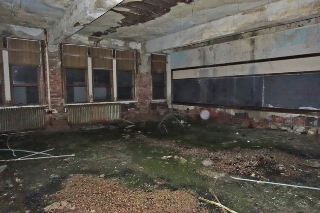 Abandoned Clutier Public School in Iowa