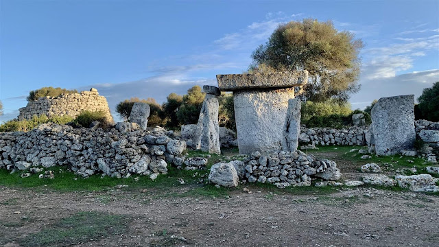 https://viajes.nationalgeographic.com.es/a/menorca-prehistorica-mas-que-piedras-talayots_18186