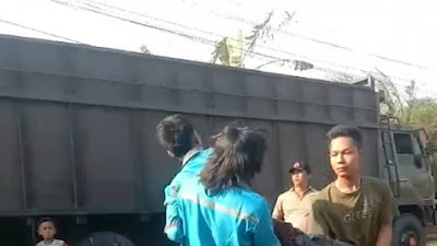 Pick Vs Fuso di Jalintim Banjar Margo, Lengan Tangan Sopir Pick Up Putus