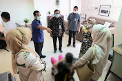Fasilitasi Perawatan ke Jakarta, Gubernur Sulsel Jenguk Pasien Anak di RSCM Jakarta