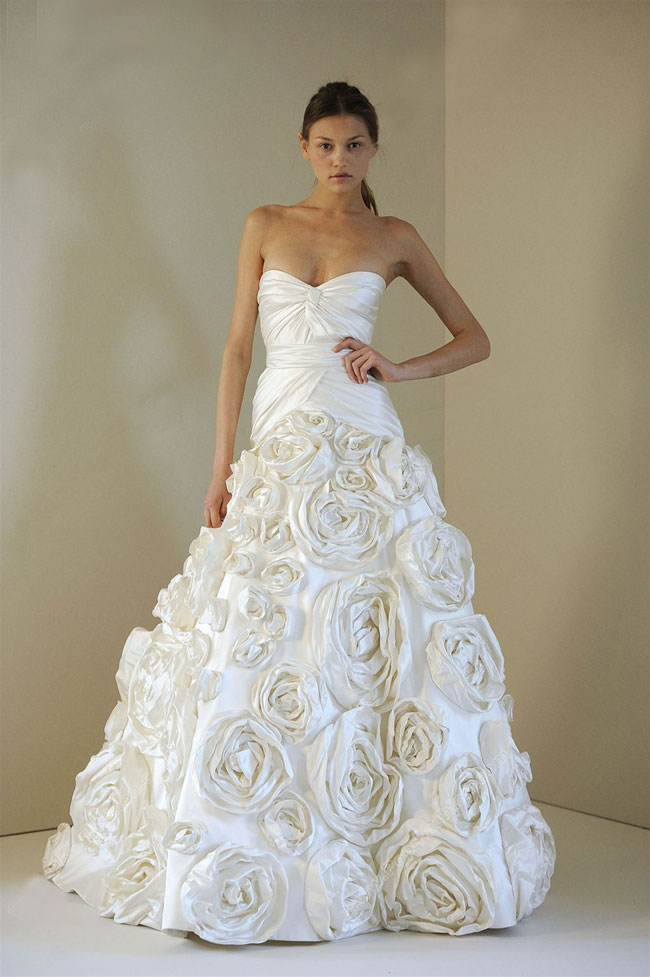 Designed for your Cinderella wedding this exquisite strapless gown is made