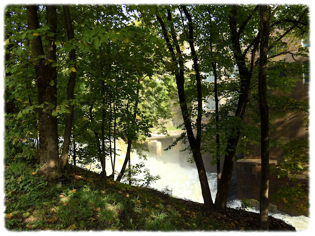 Ved Åmot bru ved Øvre foss over Akerselva på Grünerløkka i Oslo