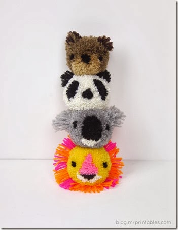 animal-pompoms-totem