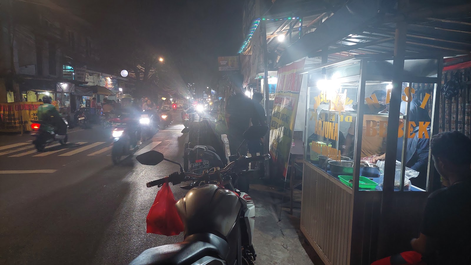 Warung Nasi Bebek Arjuna Khas Madura