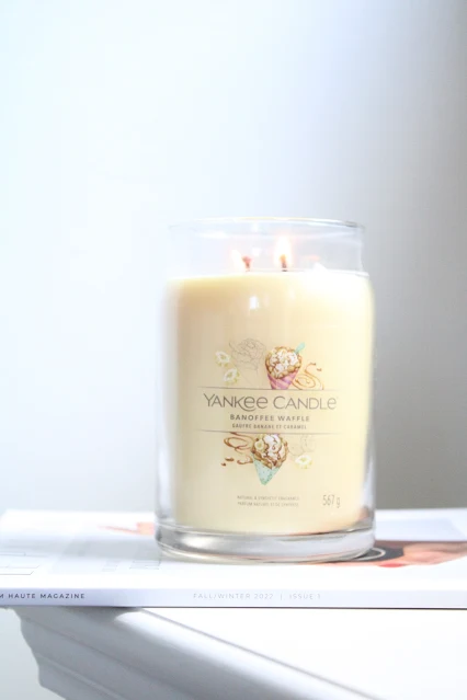 bougie yankee candle banoffee waffle, avis bougie yankee candle banoffee waffle, yankee candle banoffee waffle, banoffee waffle yankee candle, bougie yankee candle, bougie yankee candle banane, bougie gourmande, bougie gourmande yankee candle, bougie yankee candle 2023, bougie banane, parfum banane, bougie parfumée banane, grande bougie yankee candle