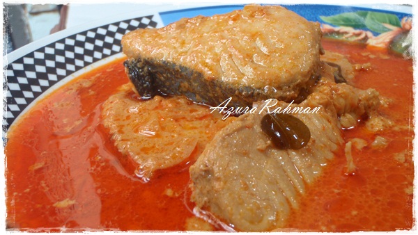 A.z.u.r.a.r.a.h.m.a.n: Kari Ikan Tenggiri dan Ayam Goreng 