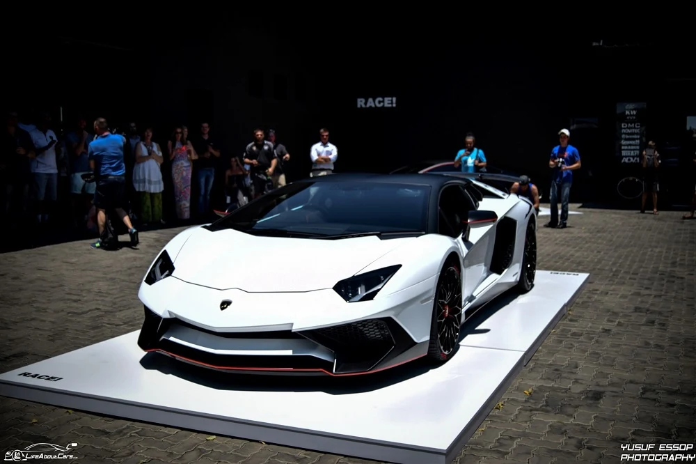 Lamborghini Aventador LP750-4 SV độ ống xả Armytrix tại Nam Phi