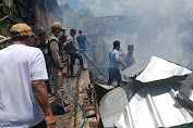 Kebakaran Melanda 6 Unit Rumah di Desa Padasuka Garut