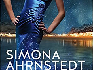 {REVIEW}  Solo una aventura By Simona Ahrnstedt