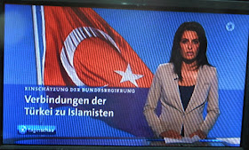 http://www.express.de/news/politik-und-wirtschaft/verbindung-zur-hamas-bundesregierung--erdogan-unterstuetzt-terror-organisationen-24596764
