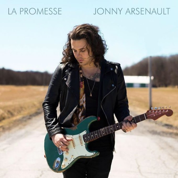 Jonny Arsenault cantante y guitarrista con influencias de blues rock y folk