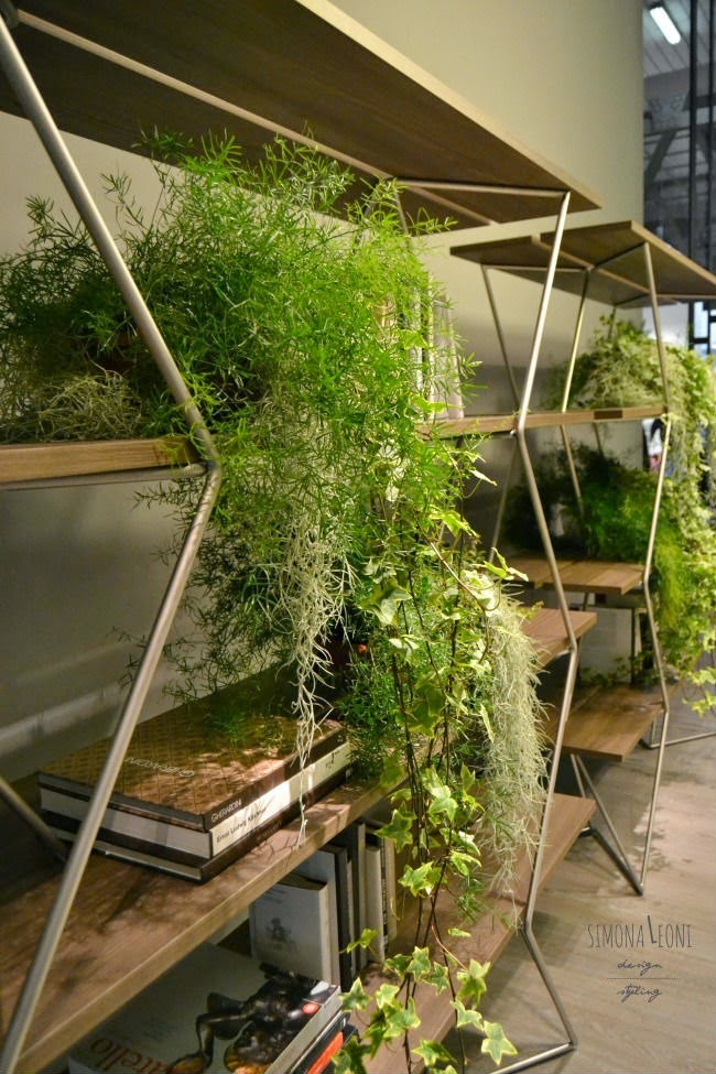 libreria_dabiu_Setsu_ Shinobu_ Ito_stand_Euromobil_Salone_2015 