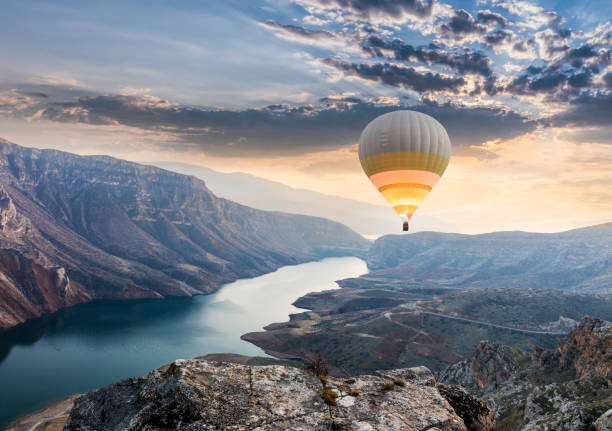 Hot Air balloon drawing Wallpapers for iPhone & Android Mobiles 