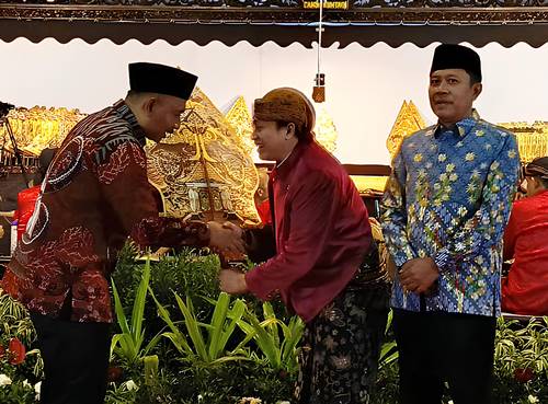 Ki Cahyo Kuntadi Dan Sinden Kondang Ni Elisha Orcarus, Meriahkan Rangkaian Hari Jadi Ngawi Ke 666