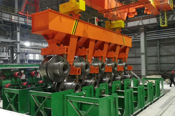 Straightener-roller-crane