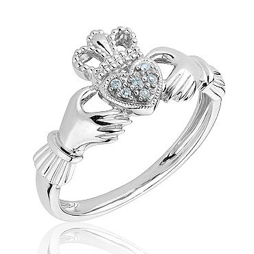 How to wear the Claddagh Ring: Wear the ring on your .