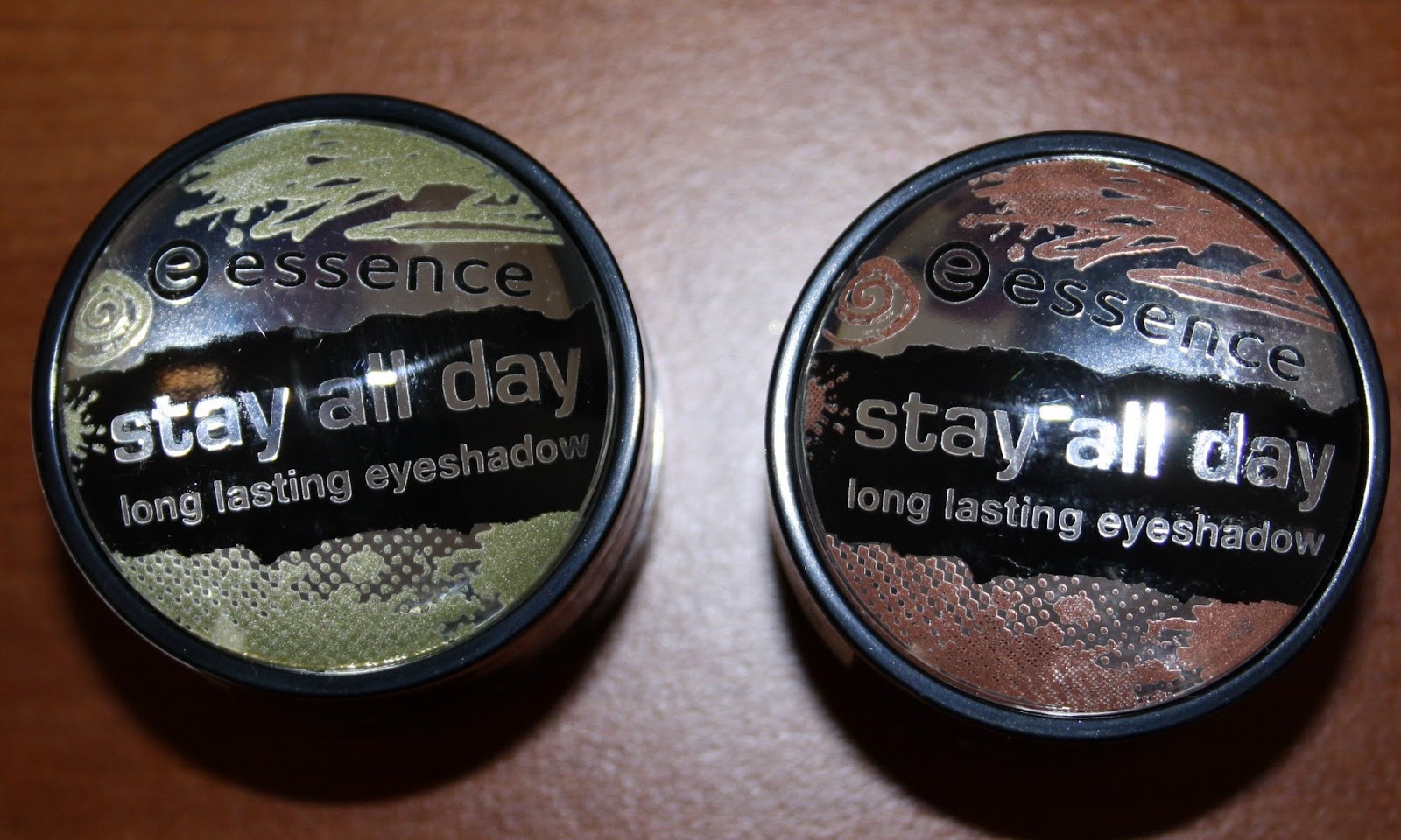 ESSENCE Stay All Day Long Lasting Eyeshadow