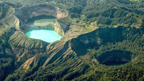 Indahnya Pesona Danau Kelimutu Di Flores Nusa Tenggara Timur