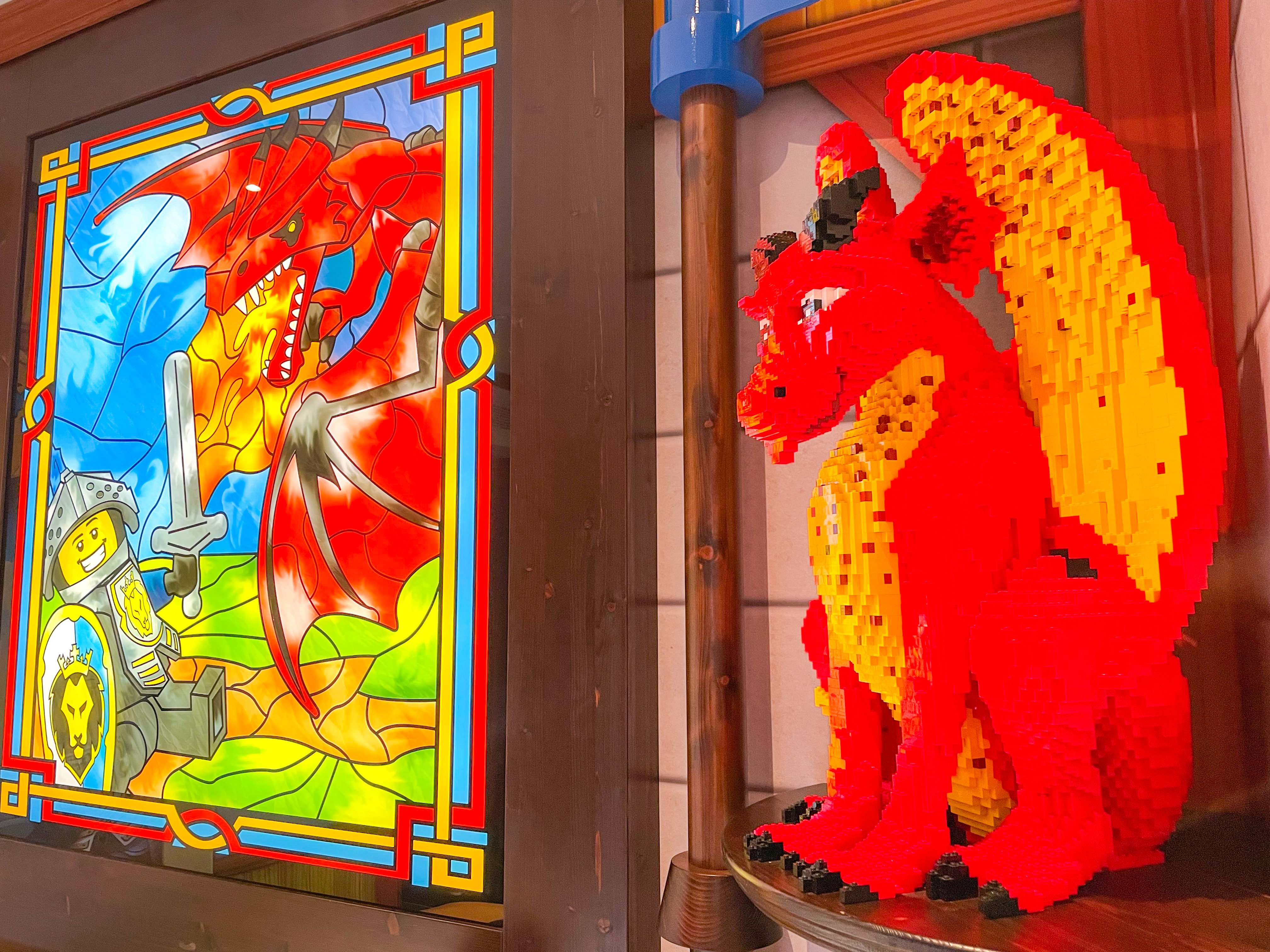 egoland, Legoland castle hotel, LEGOLAND Castle Hotel Billund Denmark, leogland dragon knights castle room Billund