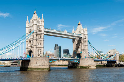 Puente de la torre en Londres - Tower brigde in London, UK.