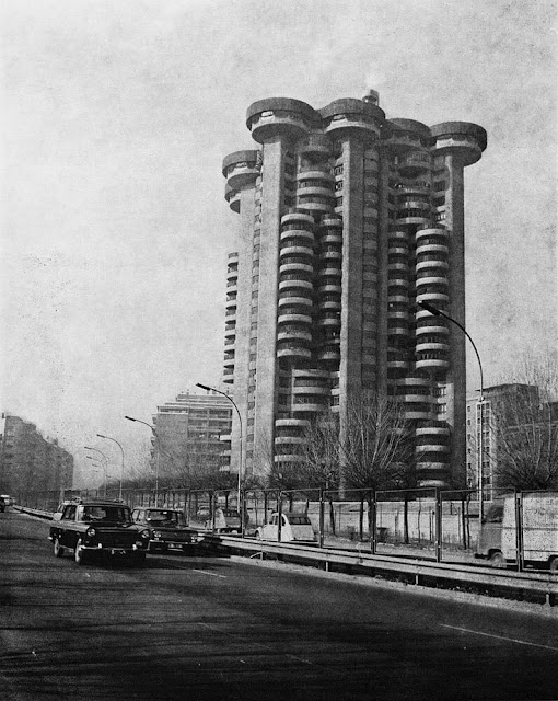 Torres Blancas in Madrid | Francisco Javier Sáenz de Oiza | White Towers | Le Corbusier + Frank Lloyd Wright influence