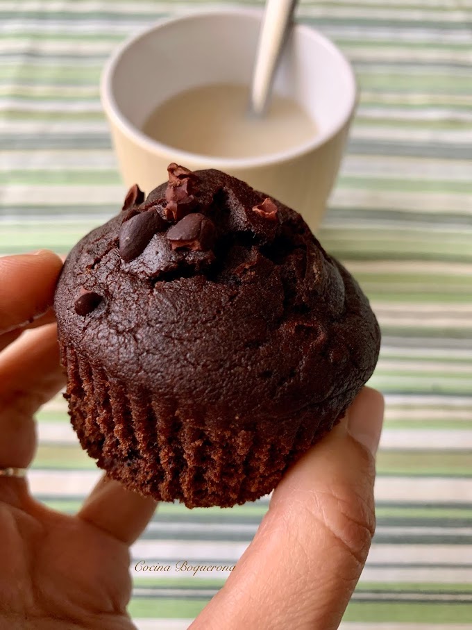 Magdalenas de plátano y chocolate sin gluten