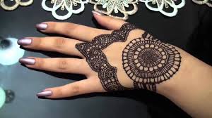 Art Magazine Christmas Mehndi Design