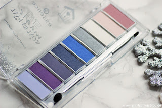 Review: essence - step into magic wonderland - Lidschattenpalette - www.annitschkasblog.de
