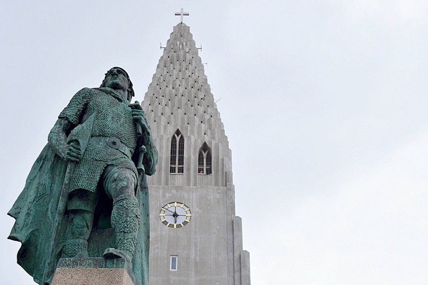 driving the golden circle iceland