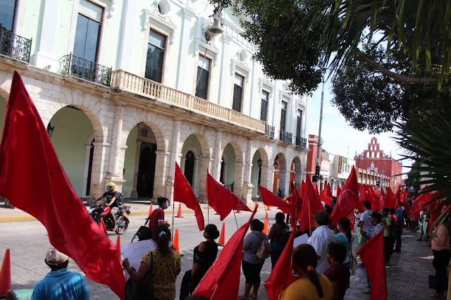 Antorcha Campesina protesta frente a Palacio; exigen solución a sus necesidades. Antonio Sánchez