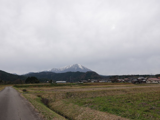 鳥取県西伯郡大山町赤松集落の農道からの眺望
