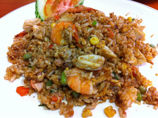 I'M YOURSS: Tonite Dinner ~ Nasi Goreng Tom Yam Seafood!