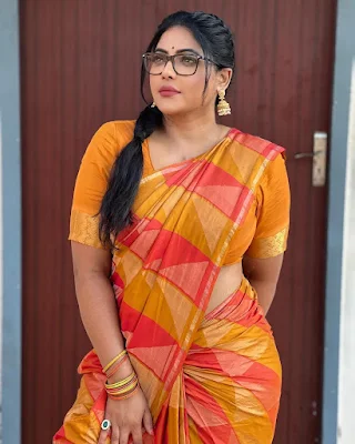 Bigg boss fame reshma pasupuleti stylish look in saree