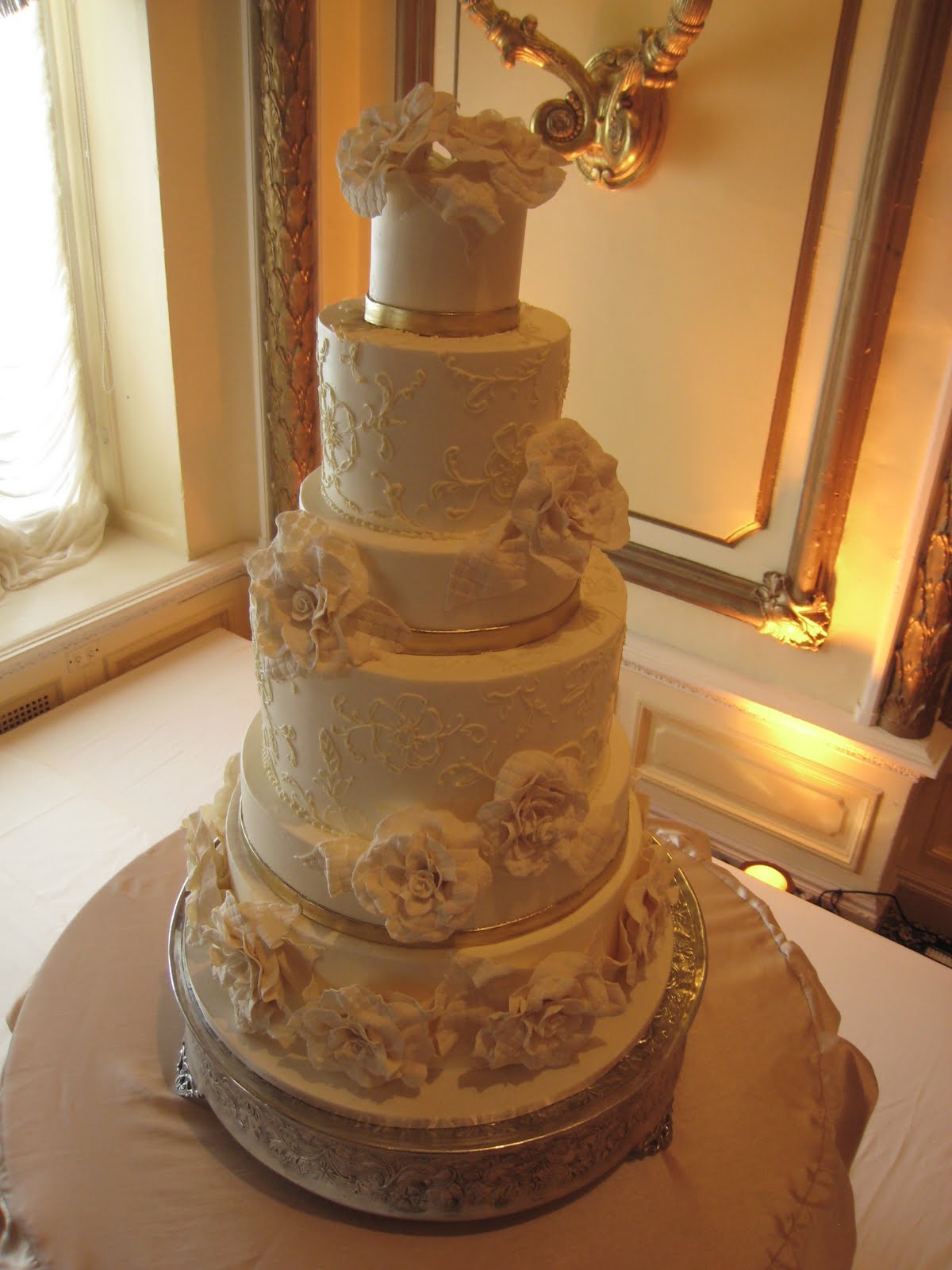 Elegant Wedding Cakes in