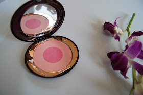 Charlotte Tilbury Cheek to Chic Swish and Pop blush in Love is the Drug