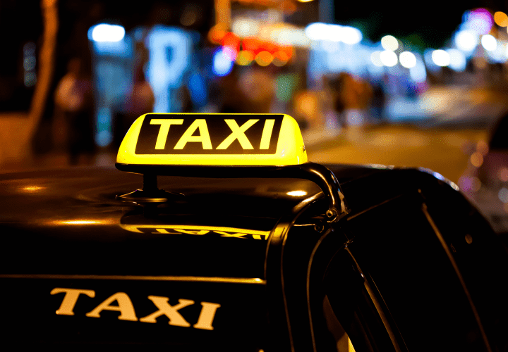 Taxiuri Arad