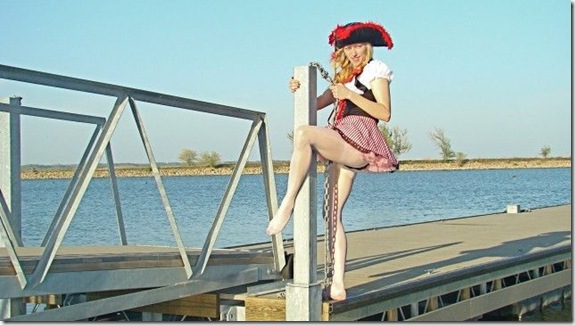 woman-loves-dress-up-40
