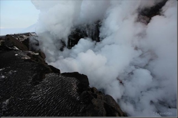 Uma erupção do vulcão islandês (5)