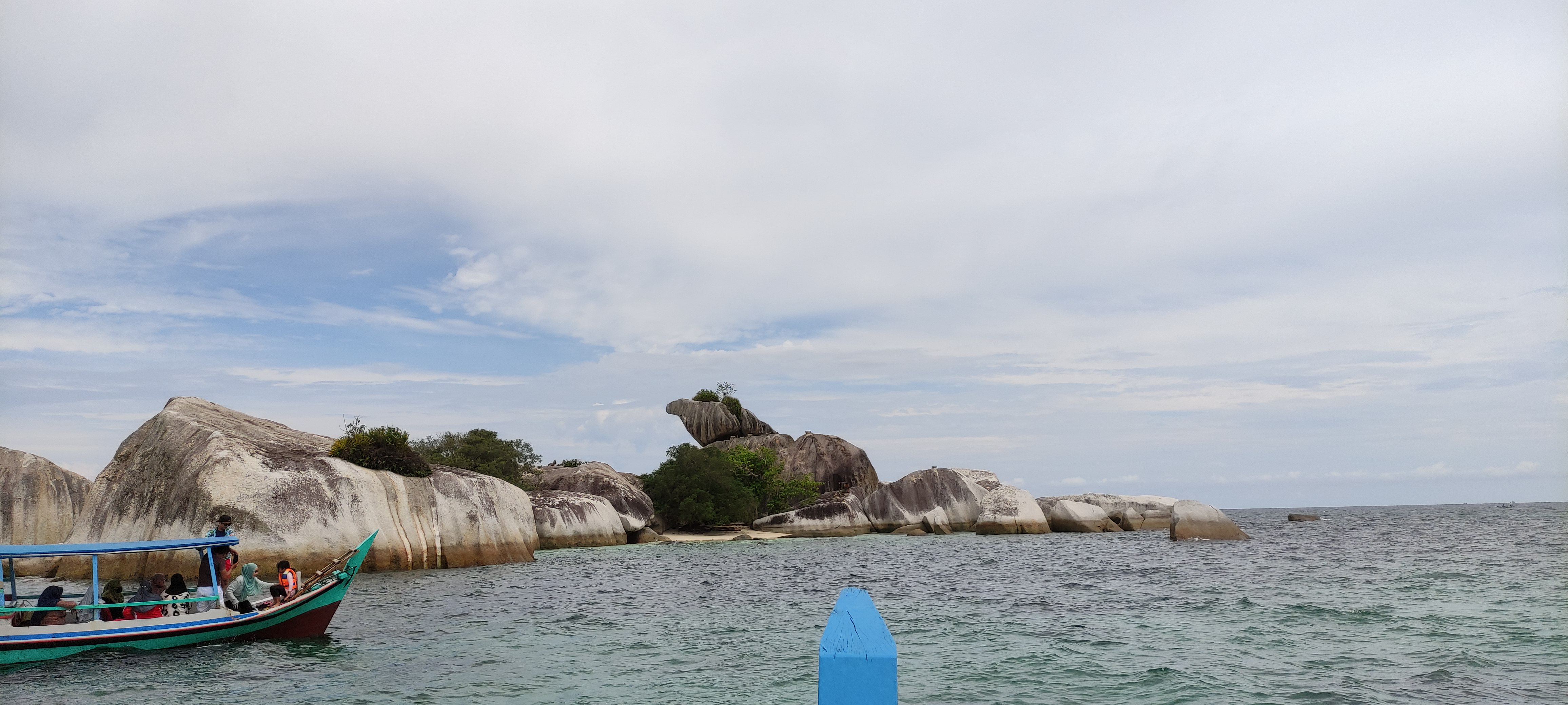 Pulau batu garuda belitung