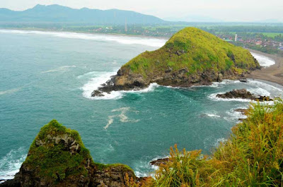 panorama pantai yang eksotis