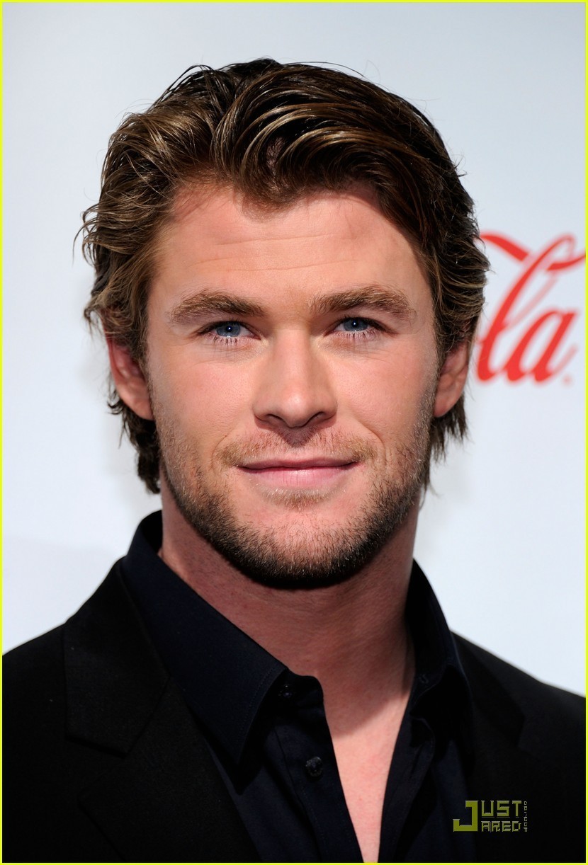 Hollywood Super Stars: Chris Hemsworth Pictures