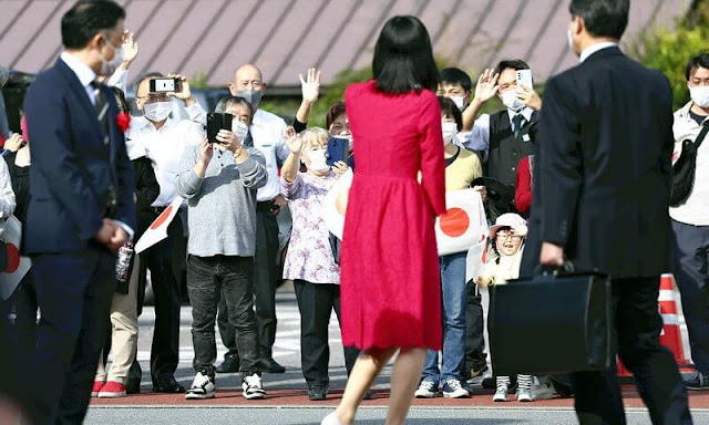 Princess Kako wore a fuchsia red lace dress. The festival's nickname Strawberry