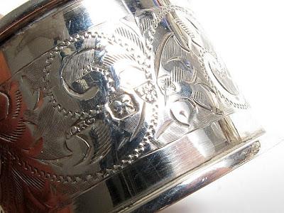 ANTIQUE STERLING SILVER ORNATE OVAL NAPKIN RING 14.8g